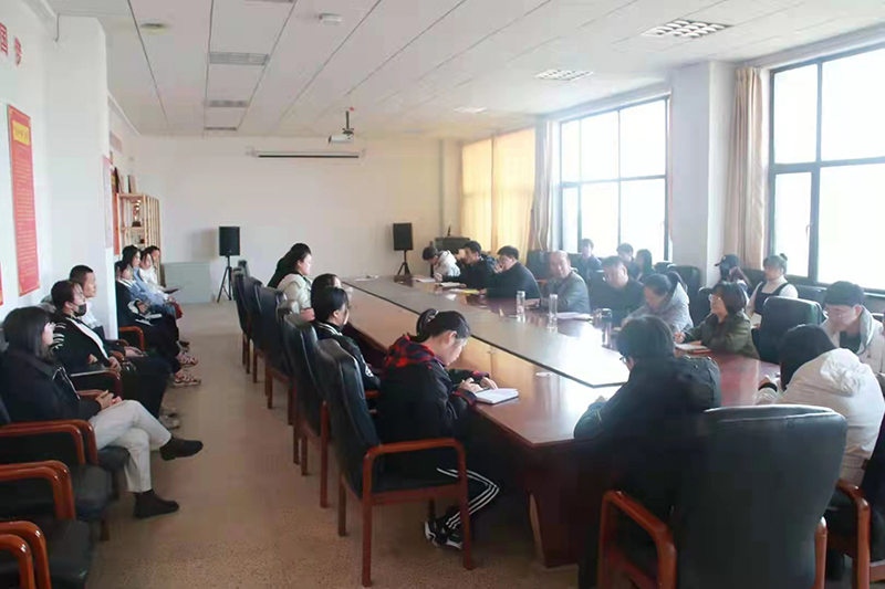买球官方网站举办师生座谈会
